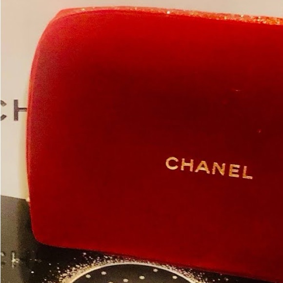 Chanel velvet pouch - Picture 4 of 10